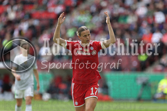 14.05.2026, GER, Fussball, Frauen, DFB-Pokal, Finale, Saison 2025/2026, VfL Wolfsburg - FC Bayern München | Klara Bühl (Bayern) gestikuliert, Gestik und Mimik