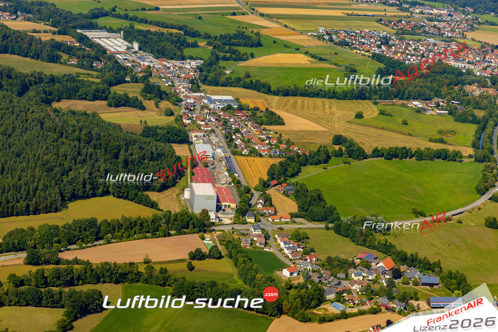 Luftaufnahme Steinach an der Steinach Mitwitz - Die Luftaufnahme wurde 2025 vom UL-Flugzeug heraus erstellt ( ohne Drohne ) - Hochauflösende Luftaufnahme - für professionelle Ausdrucke geeignet. Die Geschenkidee !Mit Lizenz und Bildrechte bestellbar