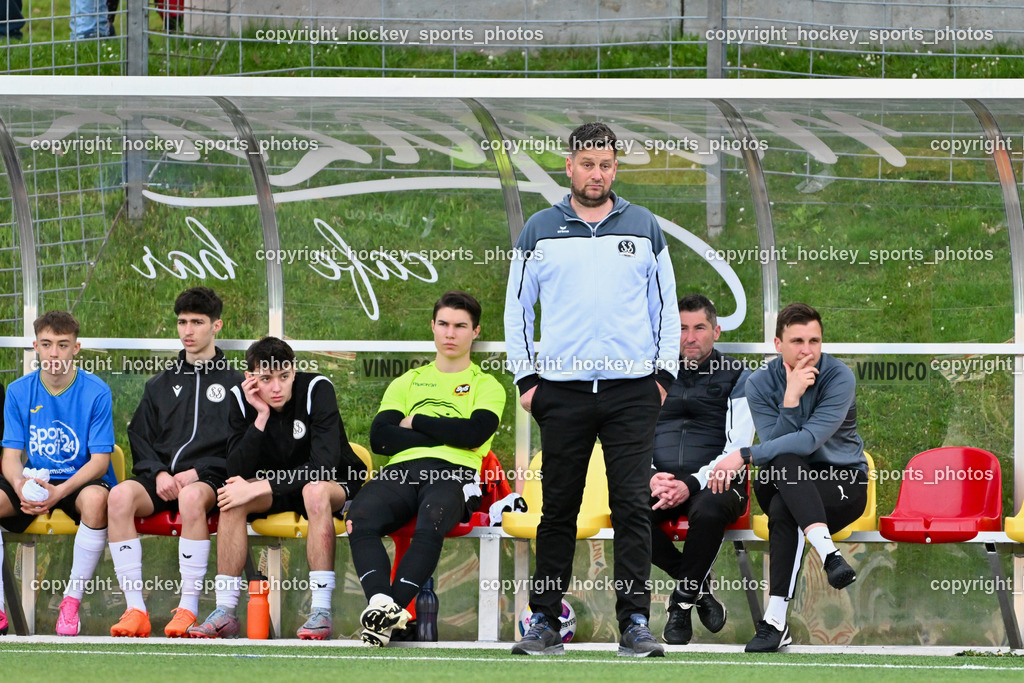 SV Spittal vs. VST Völkermarkt 5.4.2024 | Spielerbank SV Spittal, Headcoach SV Spittal Philipp Dabringer, Tormanncoach SV Spittal Michael Lucic, Asisstentcoach SV Spittal Mario Mihajlovic, SV Spittal vs. VST Völkermarkt 5.4.2024, SV Spittal vs. VST Völkermarkt am 05.04.2024 in Spittal an der Drau (Goldeck Stadion), Austria, (Photo by Bernd Stefan)