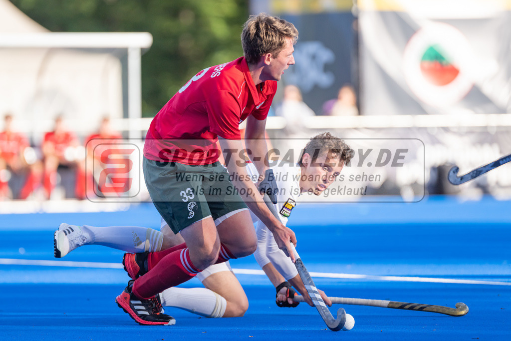 HK_20221008_100546 | 1. Bundesliga Herren Crefelder HTC - Rot-Weiss Köln am 8.10.2022 Crefelder HTC, Krefeld , Schröder Mika ( Crefelder HTC #33 ) , Johannes Große ( Rot-Weiss Köln #24 )