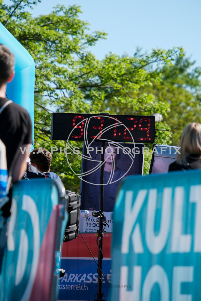 ..... | LINZ,AUSTRIA,27.April 24, Int. 3 Brückenlauf Linz  , Image shows: Photo: WAPICS / Michael ring