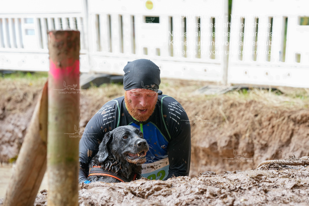 Schlamm_mit_Hund (90 von 460) | stephaniefillaphotographie - Realisiert mit Pictrs.com