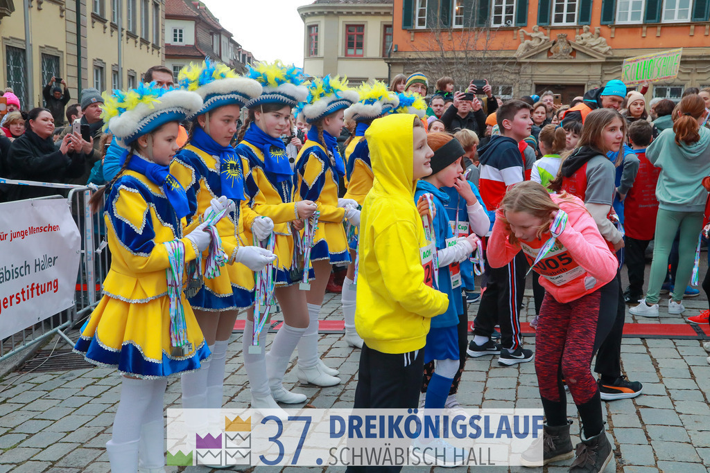 AOK JuniorCup 400m | 3Koenigslauf 2023 - Realisiert mit Pictrs.com