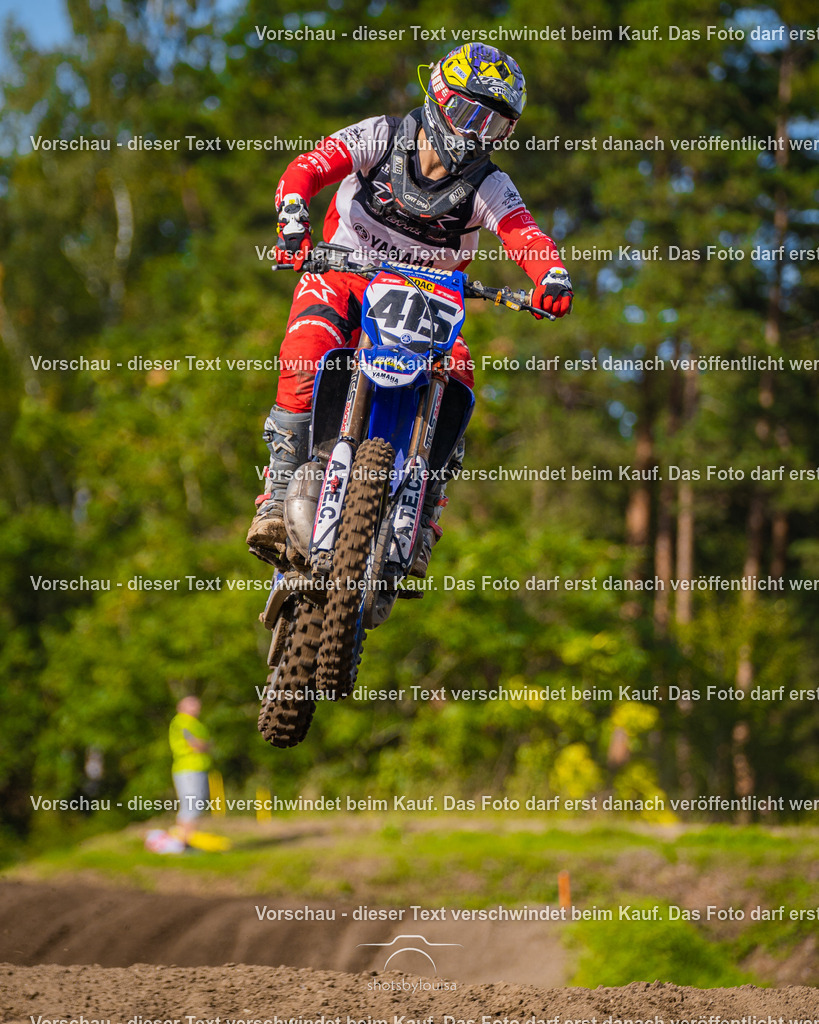 09_21_LM_Schenkenhorst-8289 | Sportfotografin aus Berlin-Brandenburg mit Fokus auf Motocross. Ich halte deine sportliche Leistung und echte Emotionen auf und neben der Strecke professionell fest. Entdecke die Fotos von deinem Rennen und bestelle sie direkt hier im Shop.