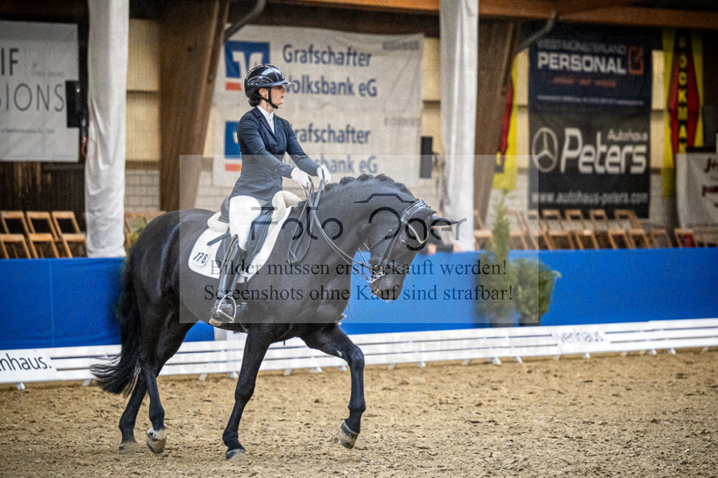 DOS_2367 | Entdecke hochwertige Reitturnierfotos von Foto Oger. Professionell, emotional und authentisch – jetzt Lieblingsmomente im Shop bestellen.Deutschlandweite Turnierfotografie. - Realisiert mit Pictrs.com