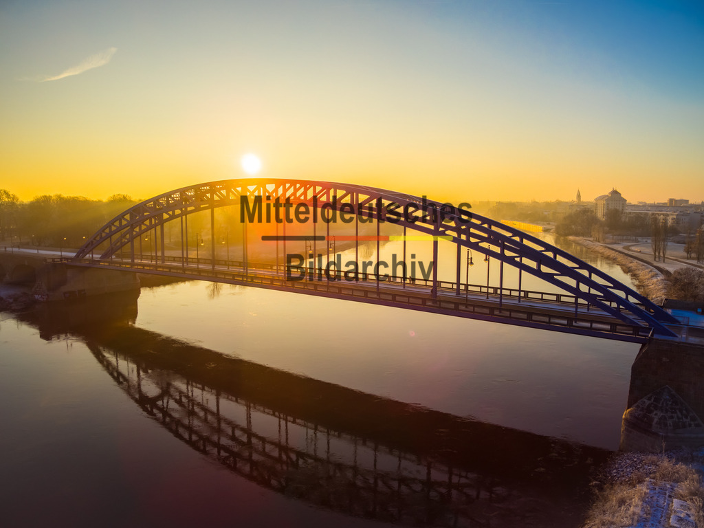 Magdeburg Sternbrücke- | Sternbrücke im Morgenlicht der Elbe - Realisiert mit Pictrs.com