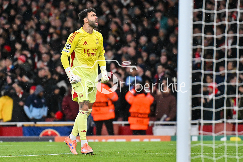Arsenal FC - FC Bayern München | LONDON, ENGLAND - 26. NOVEMBER: Jubel von David RAYA (Arsenal FC 1) nach dem Treffer zum 1-0 durch Jurrien TIMBER (Arsenal FC 12) / Tor / Torschuetze / Freude / Happy beim Ligaspiel zwischen Arsenal London und dem FC Bayern München am 5. Spieltag der UEFA Champions League im Emirates Stadium am 26.11.2025