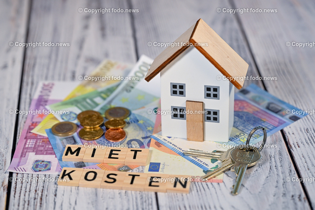 Mietkosten_ 21.12.2024-2 | 21.12.2024, Linz, AUT, Mietkosten, im Bild Themenbild, Miete, Wohnung, Haus, Eigenheim, Eigentum, Geld, Euro, Muenzen, Abrechnung, Ausgaben, Banknote, Bargeld, Belastung, Einsparung, Energie, Energiekrise, Preise, Geldschein, Haushaltskosten, Kostenexplosion, Nebenkosten, Kredite, Hypotheken, Baukosten, Preisentwicklung, Preissteigerung, Schulden
