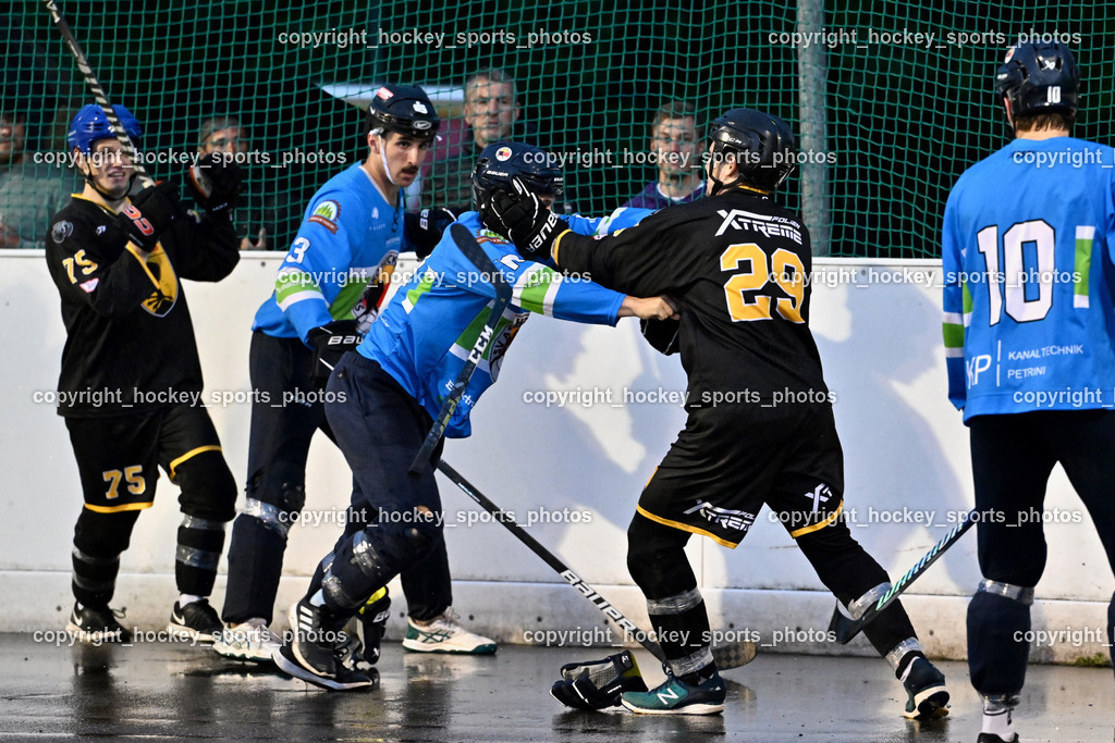 VAS Ballhockey Villach vs. ASKÖ Villach Ballhockey | #75 Wohlfahrt Benedikt, #3 Fertschai Mathias, #29 Wohlfahrt Philipp, #13 Scharf Nikolas, Faustkampf, VAS Ballhockey Villach vs. ASKÖ Villach Ballhockey, VAS Ballhockey Villach vs. ASKÖ Villach Ballhockey am 28.05.2025 in Villach (Alpen Arena ), Austria, (Photo by Bernd Stefan)