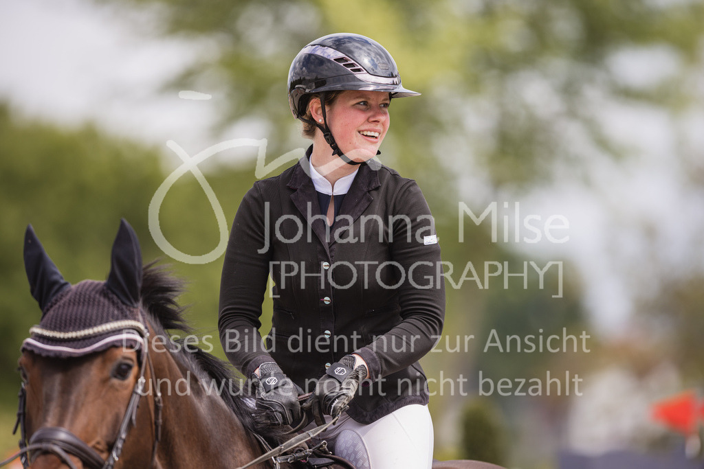 230520_MayDays_L-Spr-U25-448 | Deine schönsten Turniermomente als professionelle Fotos! Entdecke hochwertige Pferdesport-Fotografie im Online-Shop. Jetzt Fotos finden & bestellen!