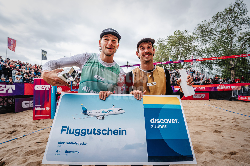 Beachvolleyball | Männer | Allianz German Beach Tour 2026 | Tourstop Düsseldorf | 17.05.2026 | v.l. Paul Henning und Lukas Pfretzschner gewinnen das Turnier in Düsseldorf