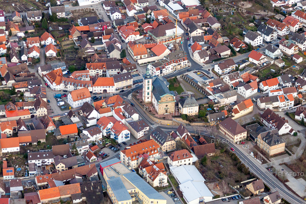 Kirchengebäude der Pfarrkirche St. Andreas | Luftbild: Kirchengebäude der Pfarrkirche St. Andreas im Ortsteil Ubstadt in Ubstadt-Weiher im Bundesland Baden-Württemberg in Deutschland. Foto: IMG_24704.jpg vom 27.02.2010 durch Werner Riehm/FLY-FOTO.de - Realisiert mit Pictrs.com