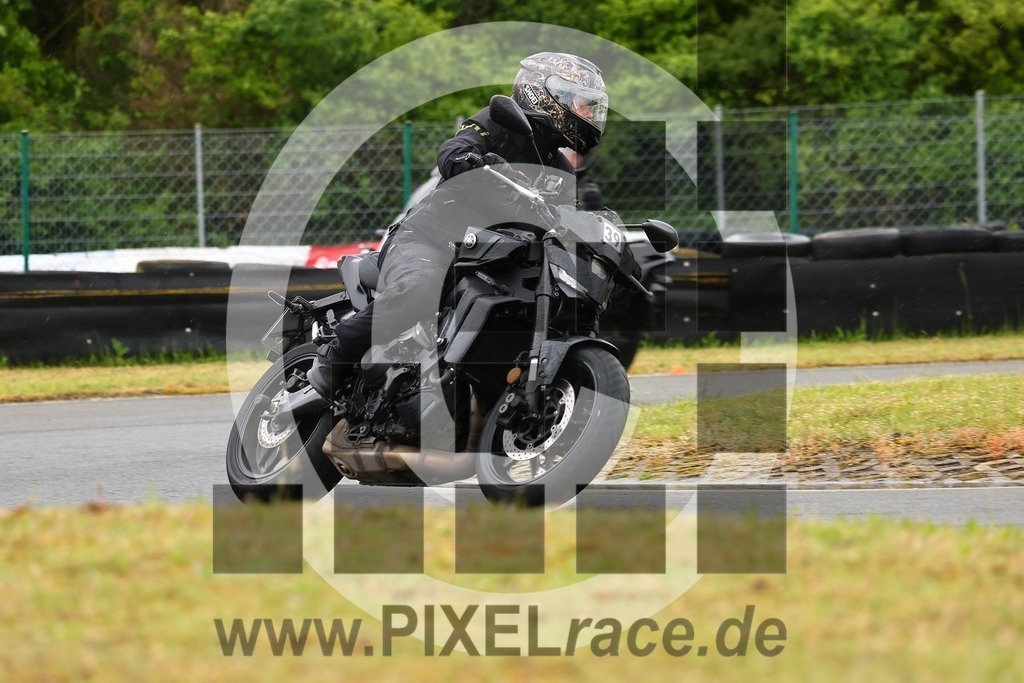 0039-20260512_01377 | Schöne Erinnerungen an spannende Momente - das festzuhalten ist unser Job. PIXELrace.de ist seit 2003 auf den Rennstrecken Europas unterwegs um die Action draußen beim Fahren und die wunderbare Stimmung imm Fahrerlager für euch einzufangen.