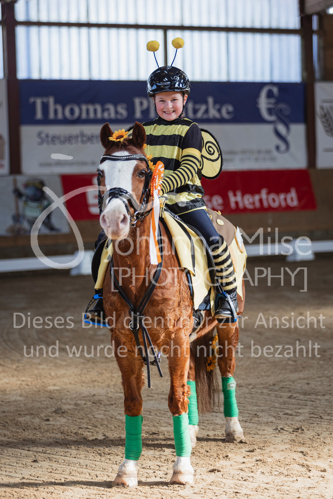 250316_HF-Schwm_Fuehrzuegel-157 | Deine schönsten Turniermomente als professionelle Fotos! Entdecke hochwertige Pferdesport-Fotografie im Online-Shop. Jetzt Fotos finden & bestellen!