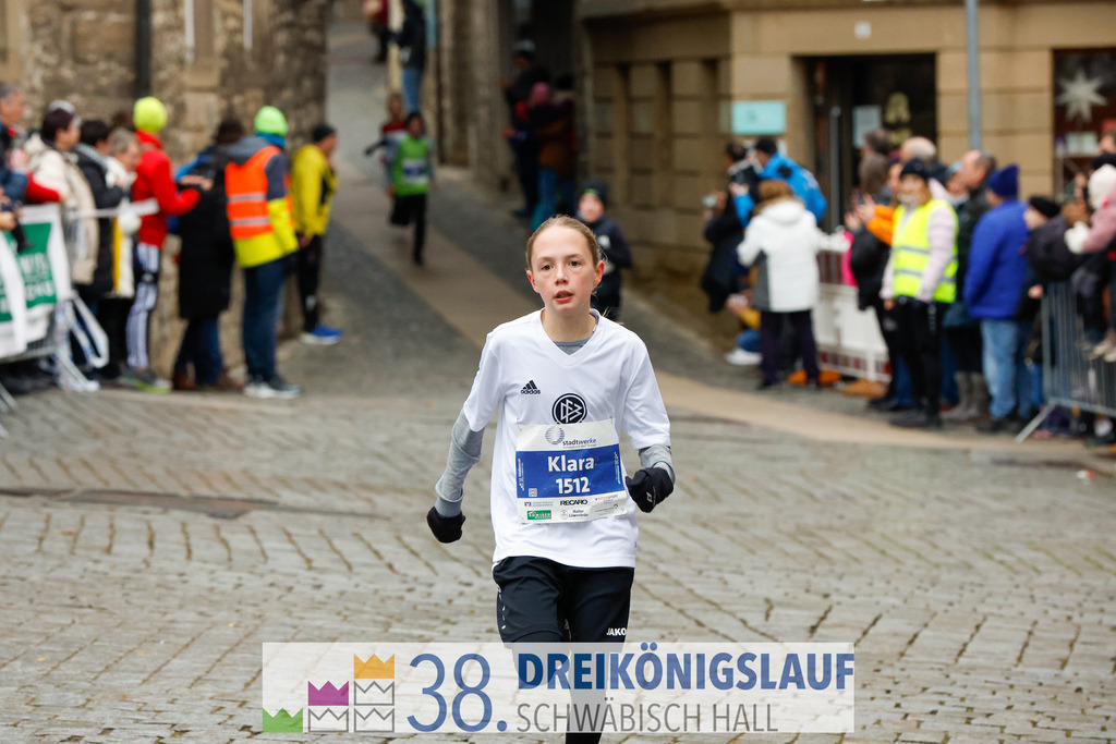 1700m Stadtwerke Jugendlauf | 3 Koenigslauf 2024 1700m Stadtwerke Jugendlauf - Realisiert mit Pictrs.com