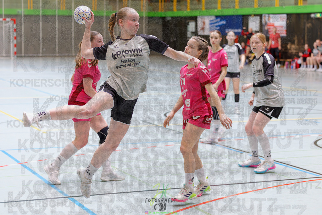 Hessenmeisterschaft wJC - Spiel um Platz 3; TuS Kriftel - SG Schenklengsfeld | Hessenmeisterschaft wJC - Spiel um Platz 3; TuS Kriftel - SG Schenklengsfeld am 22.03.2025 in Biedenkopf (Sporthalle Lahntalschule)Photo © 2025 - Jörg Heinrich - Realisiert mit Pictrs.com