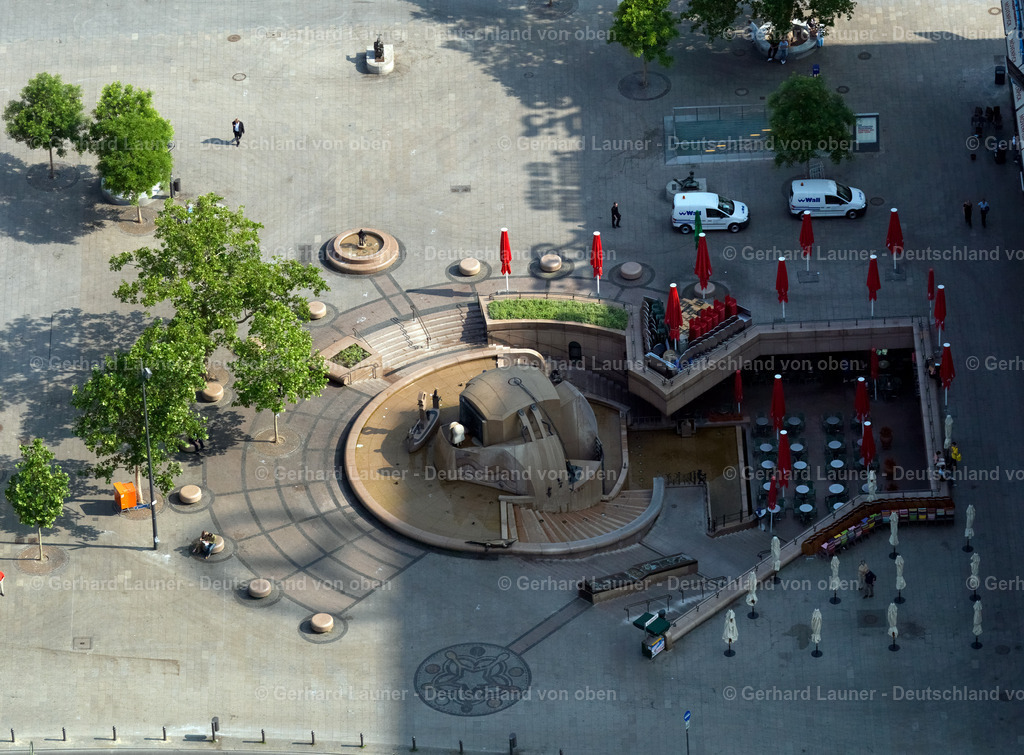2790556 | Weltkugelbrunnen Breitscheidplatz Berlin