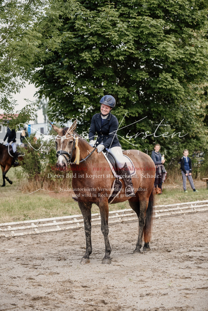 DSC_9341 | Pferde- und Turnierfotografie in Westsachsen. Pferdeportraits, Auftragszeichnungen und intuitive Kunst.