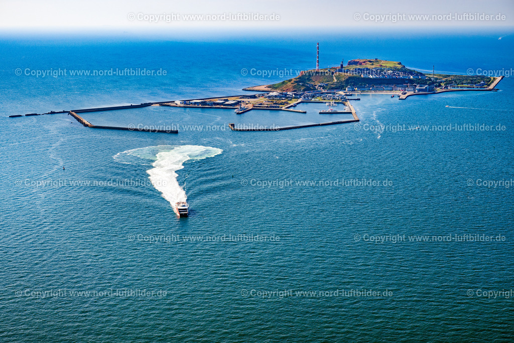Helgoland_Halunder_Jet_FRS_Fähren_ELS_8277280824280824 | HELGOLAND 28.08.2024 Fahrt eines Fähr- Schiffes " FRS Halunder Jet " in Helgoland im Bundesland Schleswig-Holstein, Deutschland. // Trip of a ferry ship "FRS Halunder Jet" in Heligoland in the state Schleswig-Holstein, Germany. Foto: Martin Elsen