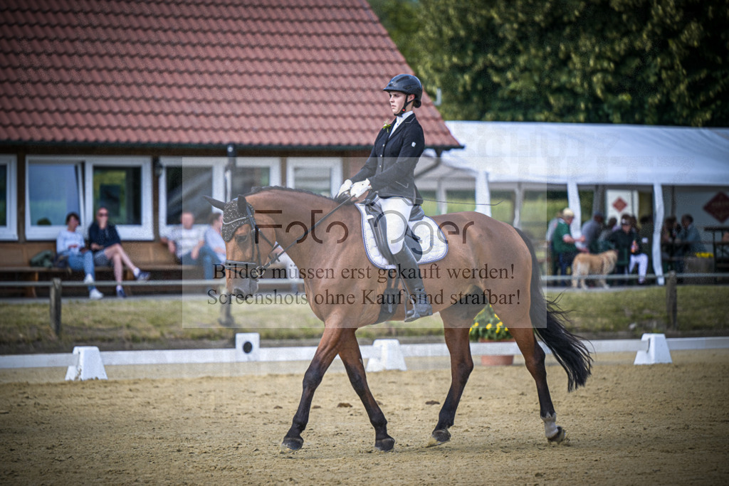 DOS_9894 | Entdecke hochwertige Reitturnierfotos von Foto Oger. Professionell, emotional und authentisch – jetzt Lieblingsmomente im Shop bestellen.Deutschlandweite Turnierfotografie. - Realisiert mit Pictrs.com
