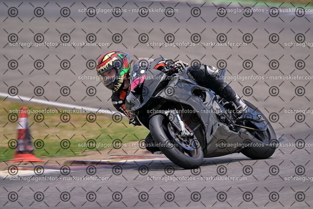 26bt05-1366 | markuskiefer.com - Realisiert mit Pictrs.com