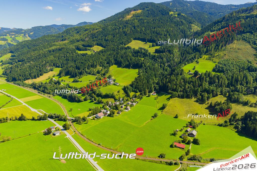 Schrägluftbild  Höfern Bach  Öblarn - Das Luftbild wurde 2025 vom UL-Flugzeug heraus erstellt ( keine Drohne ) - Hochauflösende Luftaufnahme -Nicht vergleichbar mit Google Maps oder Satelittenbilder- Die Geschenkidee !Mit Lizenz und Bildrechte bestellbar