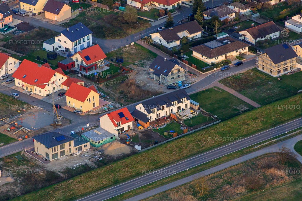 Luftbild: Falkenweg in Jockgrim im Bundesland Rheinland-Pfalz in Deutschland. Foto: IMG_63347.jpg vom 28.03.2014 durch Werner Riehm/FLY-FOTO.de