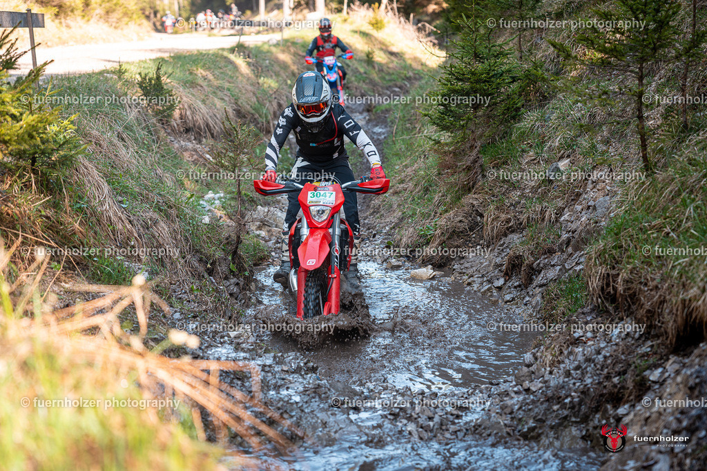 fuernholzer_250501-C1-80 | Fotografische Impressionen von der Red Stag Enduro Extreme by fuernholzer-photography.com. Endurosport in Österreich fotografisch festgehalten von fuernholzer. Auftragsfotografie für Private, Gewerbefotos und Industriefotografie. Eventfotografie, Sportfotografie und Motorsportfotografie. Anbieter von Fotoworkshops, Fototraining, fotografischen Vorträgen und Fotoseminaren.
