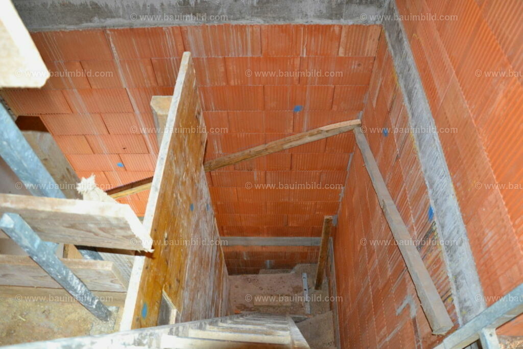 bib-lg04-betonarbeiten-treppen-0734 | Nach LV-Leistungsgruppen sortierte Detailfotos über den Bau eines Hauses. Alle Hausbau-Bilder direkt vom Urheber und Autor der Website Haus-Selber-Bauen.com