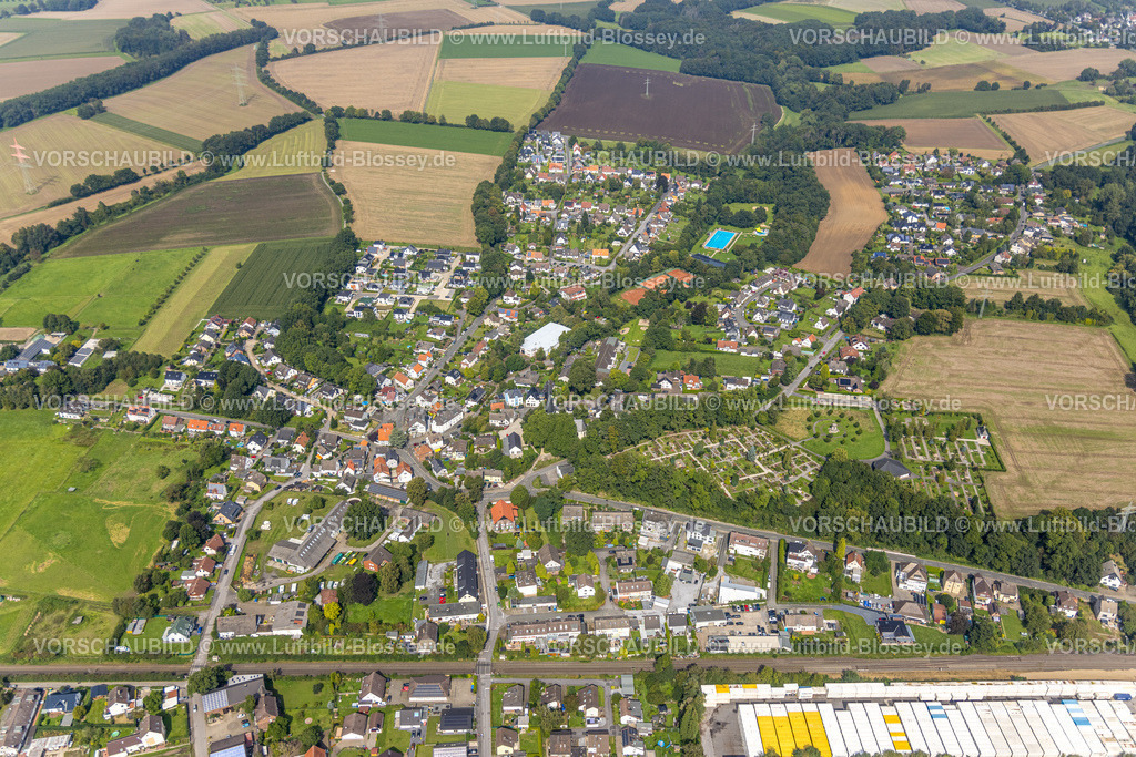 Froendenberg230901502 | Luftbild, Ortsansicht Ortsteil Dellwig mit Freibad, evang. Friedhof, Dellwig, Fröndenberg, Ruhrgebiet, Nordrhein-Westfalen, Deutschland