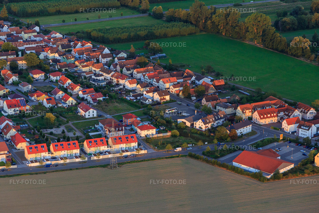 Luftbild: Am Kornfeld aus Westen in Kandel im Bundesland Rheinland-Pfalz in Deutschland. Foto: IMG_094510.jpg vom 01.09.2016 durch Werner Riehm/FLY-FOTO.de