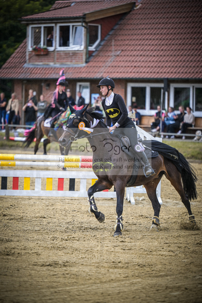 DOS_9173 | Entdecke hochwertige Reitturnierfotos von Foto Oger. Professionell, emotional und authentisch – jetzt Lieblingsmomente im Shop bestellen.Deutschlandweite Turnierfotografie. - Realisiert mit Pictrs.com
