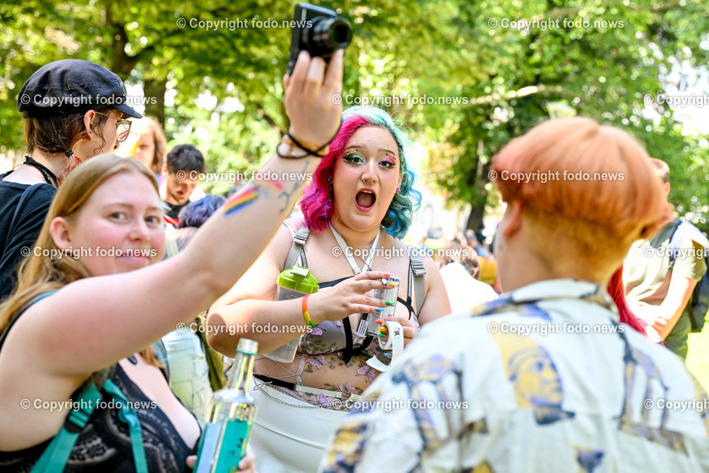 Linzpride 2025_ 21.06.2025-114 | 21.06.2025, Linz, AUT, Linzpride 2025, im Bild Teilnehmer an der Linz Pride 2025