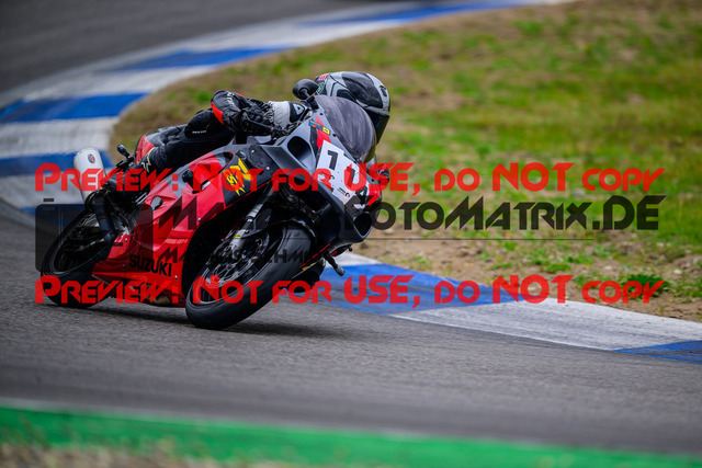 MaZZes_Fotomatrix_20250421_6007705_5650 | GELB