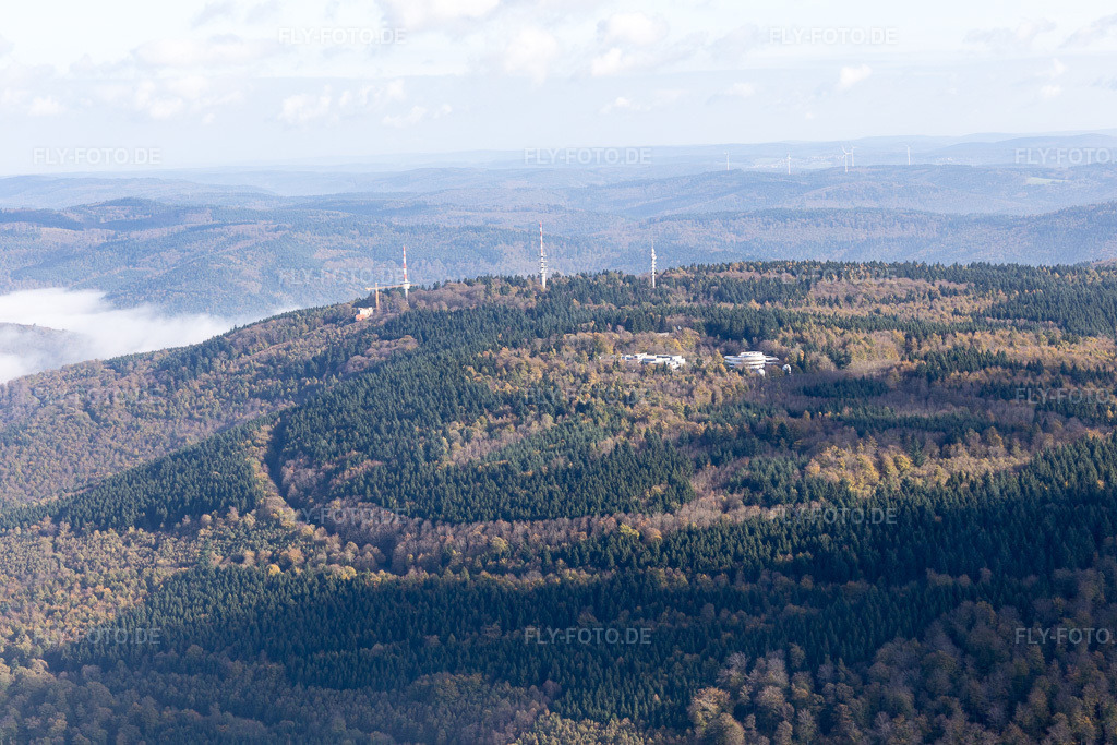 Luftbild: Königstuhl, Sendemasten im Ortsteil Königstuhl in Heidelberg im Bundesland Baden-Württemberg in Deutschland. Foto: IMG_104163.jpg vom 31.10.2017 durch Werner Riehm/FLY-FOTO.de