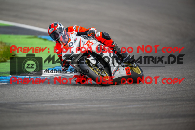 MaZZes_FotoMatrix_230410_3601 | WEISS