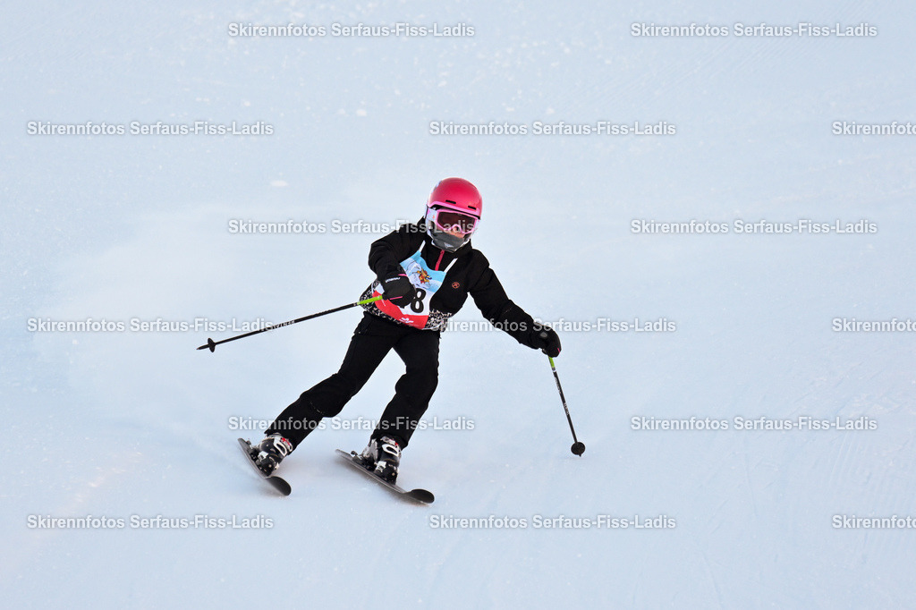SRF_25.12.2025_0157 | Skirennfotos,Serfaus,Fiss,Ladis,Kinderskirennen,Winter,Tirol,Oberland,skirace,SFL,feelfree,weil wir's genießen,ski,Ski,skifahren,Sonnenplateau, - Realisiert mit Pictrs.com