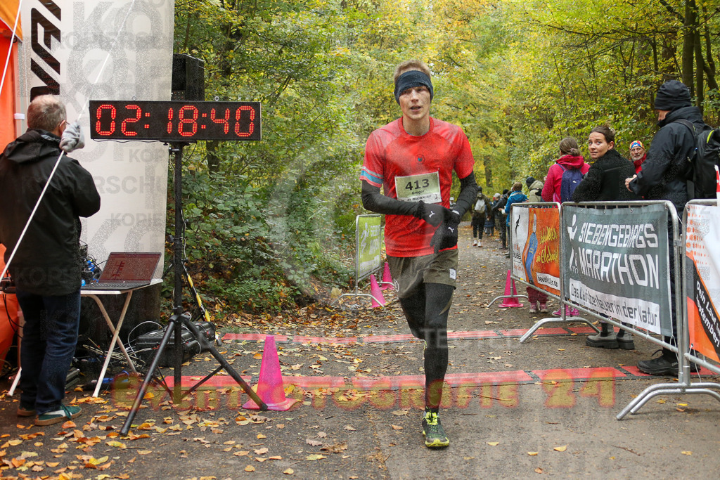 251026_1220_EX1_0118 | Sportfotografie im Rhein-Sieg Kreis, Köln, Bonn, NRW, Rheinland Pfalz, Hessen, etc. Unser Tätigkeitsfeld umfasst den Laufsport vom Volkslauf über den Marathon, Duathlon, Triathon bis zum Ultralauf wie Kölnpfad Ultra oder Schindertrail.