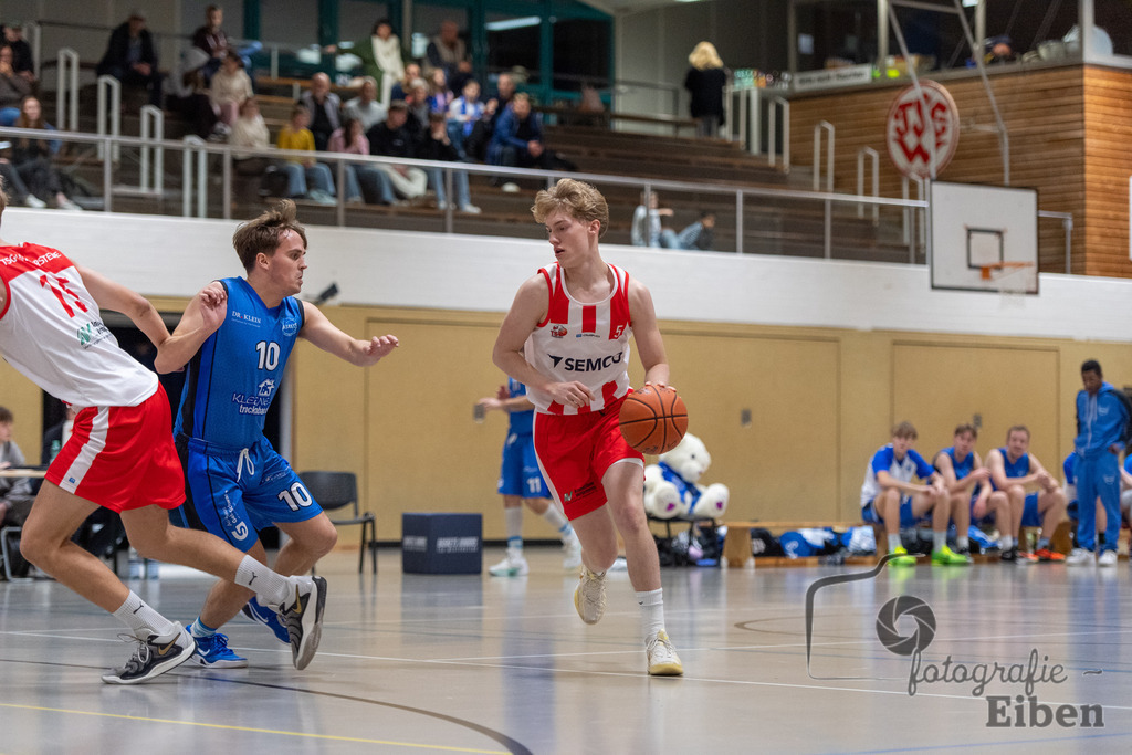 TSG Westerstede-Fortuna Logabirum | Basketball 2. Regionalliga; TSG Westerstede 2 (weiß)- Fortuna Logabirum (blau) am 12.12.2025 in Westerstede (Hössensportzentrum), Photo: Philip Eiben 2025 - Realisiert mit Pictrs.com