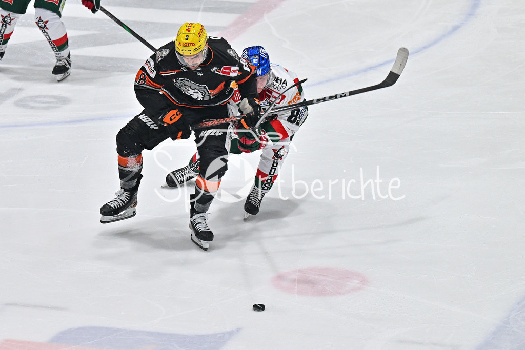 Löwen Frankfurt -Augsburger Panther | im Duell Nathan BURNS (Löwen Frankfurt #8) und Mark ZENGERLE (Augsburger Panther #89) / Zweikampf / DEL: Loewen Frankfurt - Augsburger Panther, Eissporthalle Frankfurt am 14.02.2025