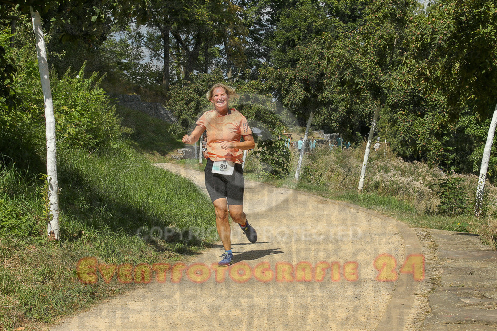 250824_1239_EX1_0084 | Sportfotografie im Rhein-Sieg Kreis, Köln, Bonn, NRW, Rheinland Pfalz, Hessen, etc. Unser Tätigkeitsfeld umfasst den Laufsport vom Volkslauf über den Marathon, Duathlon, Triathon bis zum Ultralauf wie Kölnpfad Ultra oder Schindertrail.