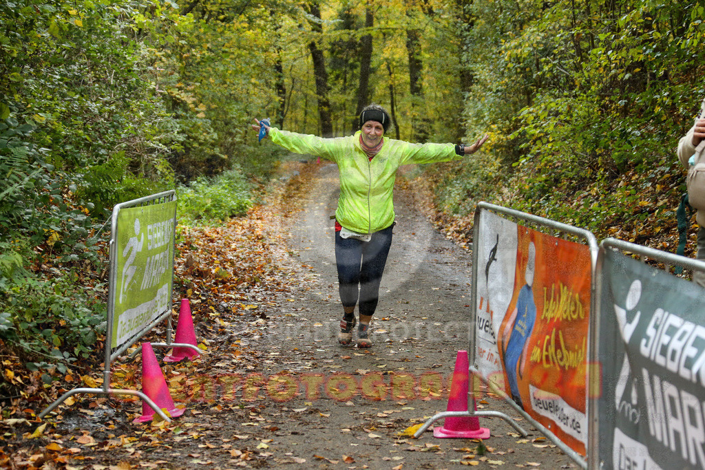 251026_1421_EX1_4153 | Sportfotografie im Rhein-Sieg Kreis, Köln, Bonn, NRW, Rheinland Pfalz, Hessen, etc. Unser Tätigkeitsfeld umfasst den Laufsport vom Volkslauf über den Marathon, Duathlon, Triathon bis zum Ultralauf wie Kölnpfad Ultra oder Schindertrail.