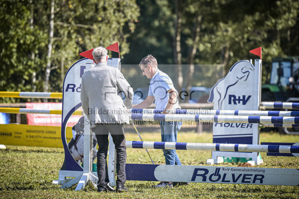 DOS_0023-2 | Entdecke hochwertige Reitturnierfotos von Foto Oger. Professionell, emotional und authentisch – jetzt Lieblingsmomente im Shop bestellen.Deutschlandweite Turnierfotografie. - Realisiert mit Pictrs.com