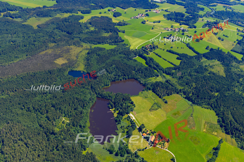 Aktuelles Luftbild von Eitzenberg Iffeldorf - Die Luftaufnahme wurde 2022 mittels UL-Flugzeug erstellt ( keine Drohne ) - hochauflösende Kamera-Systeme von  Canon -Beste Qualität - Für grossformatige Ausdrucke geeignet. Die Geschenkidee !