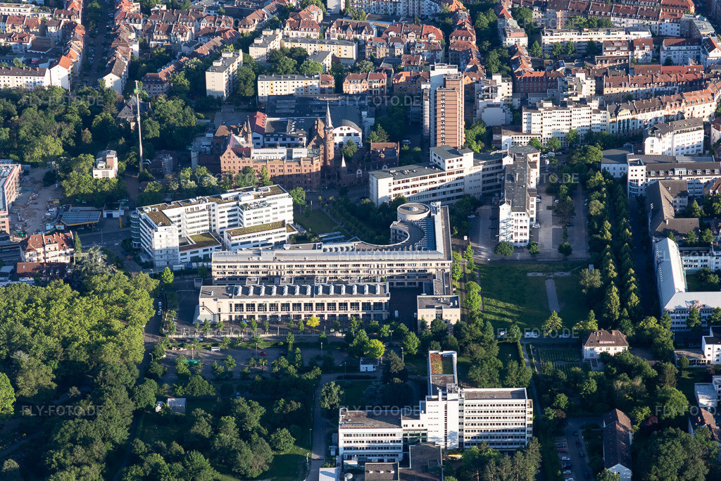 Luftbild: Höpfner Burghof im Ortsteil Oststadt in Karlsruhe im Bundesland Baden-Württemberg in Deutschland. Foto: IMG_115182.jpg vom 13.06.2019 durch Werner Riehm/FLY-FOTO.de