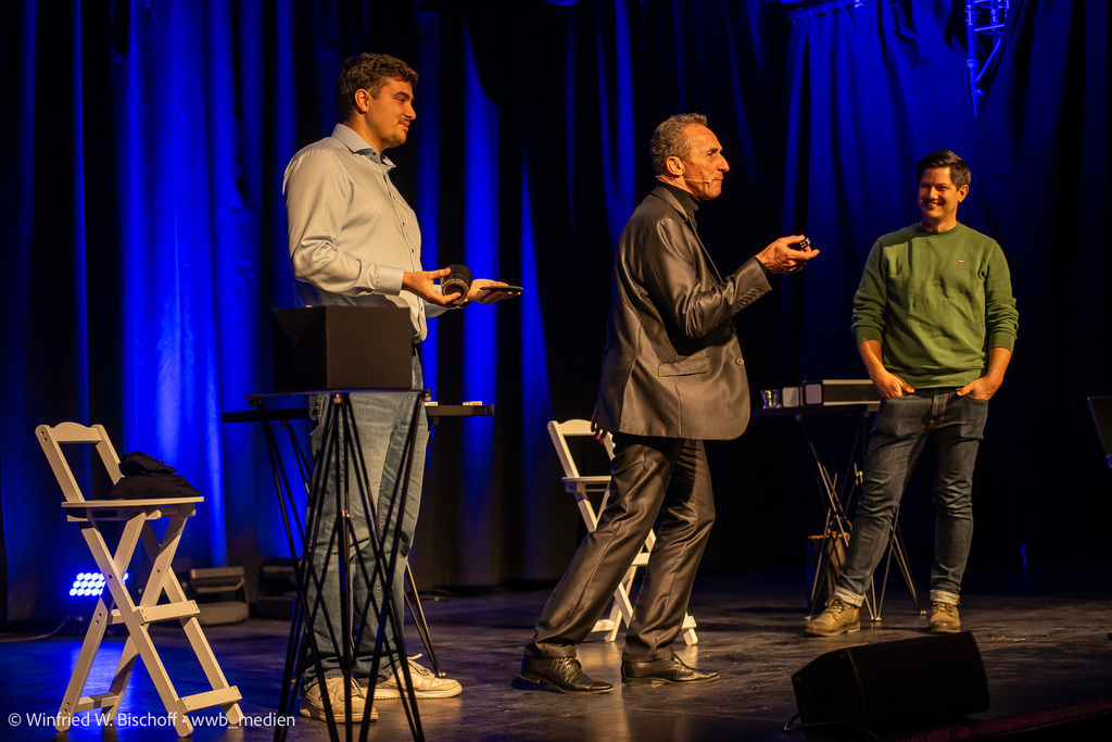 wwb-2412-0034 | <Fotografie> <Video> <Film> <Winfried Bischoff> - Realisiert mit Pictrs.com