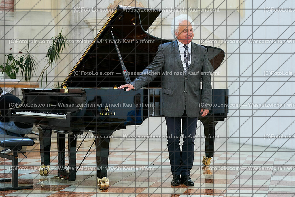 ALS1178_XXXIX-Chopin-Festival_MATINEE_Henry Yves | (C)FotoLois.com, Alois Spandl, XXXIX. internationales CHOPIN-Festival in der Kartause Gaming, MATINEE in der Kartausenkirche mit Yves Henry (Klavier,F), Zarina Imayakova (Violine, Kasachstan), Manfred Wagner-Artzt (Klavier, A), Janusz Olejniczak (Klavier, PL), So 6. August 2023.
