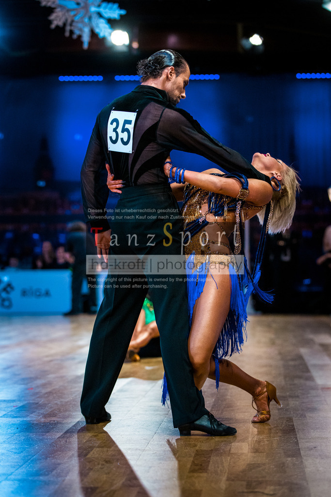 20251213_Baltic-GP_2417-2 | Tanzsportbilder, Standardtanz, Lateintanz, WDSF, DTV, LTVB, dancecomp, goc, hessen tanzt, blaues band der spree, walzer, tango, wiener walzer, slowfox, quickstepp, samba, rumba, cha-cha-cha, paso doble. jive, hd-kroft photography, turniertanzsport