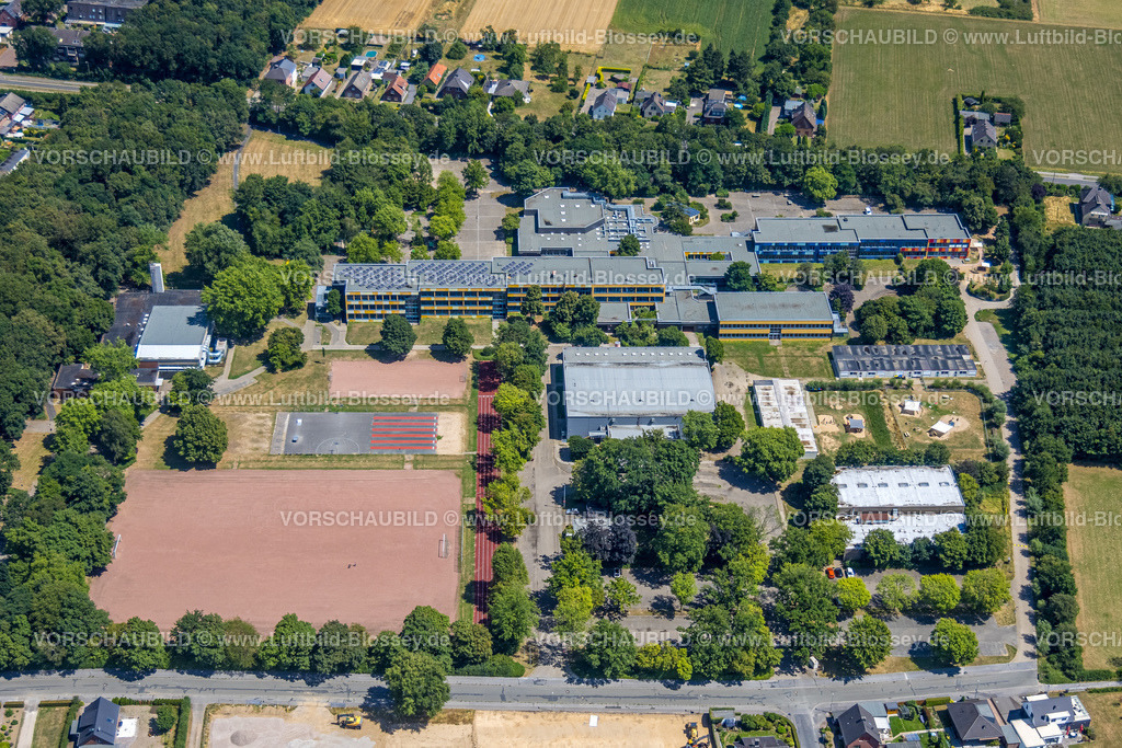 Voerde220702863-2 | Luftbild, Gymnasium Voerde, Hallenbad, städt. Kindergarten am Gymnasium, Friedrichsfeld, Voerde, Ruhrgebiet, Nordrhein-Westfalen, Deutschland