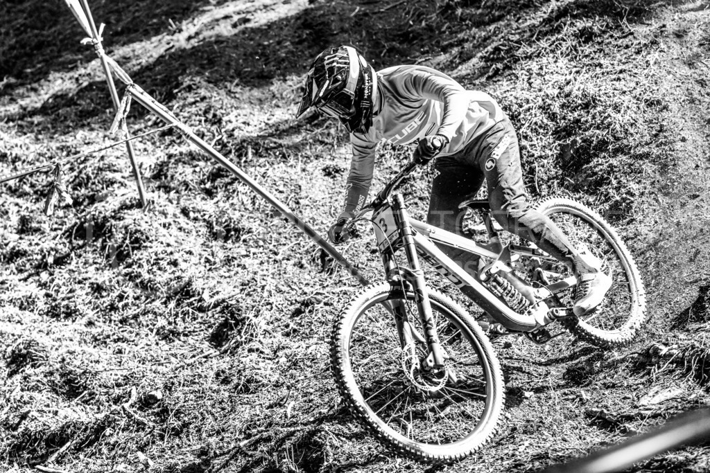 UCI Mountain Bike World Cup Lenzerheide 2022 - Downhill - 9. July 2022 | UCI Mountain Bike World Cup Lenzerheide 2022 - Downhill
Bike Kingdom, Lenzerheide
#3 HART Danny (GBR)
Bild: Sportfotografie Markus Aeschimann | www.markus-aeschimann.ch - Realisiert mit Pictrs.com